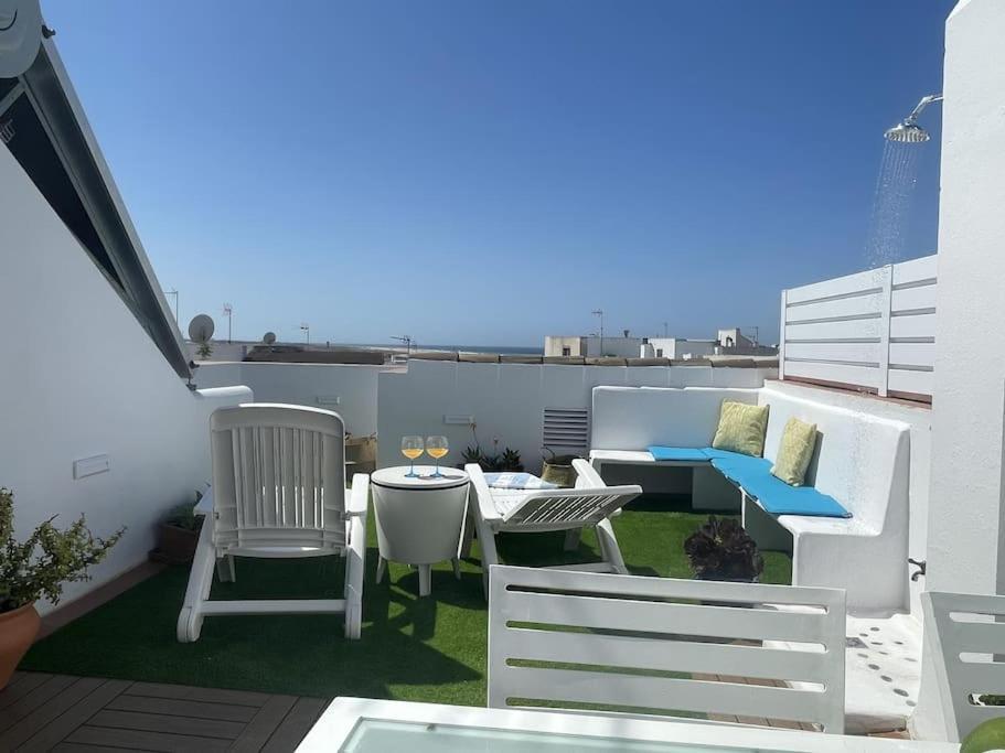Casa Lola Conil, Azotea Al Mar Y Parking Solo Familias O Parejas Villa Конил-де-ла-Фронтера Екстериор снимка